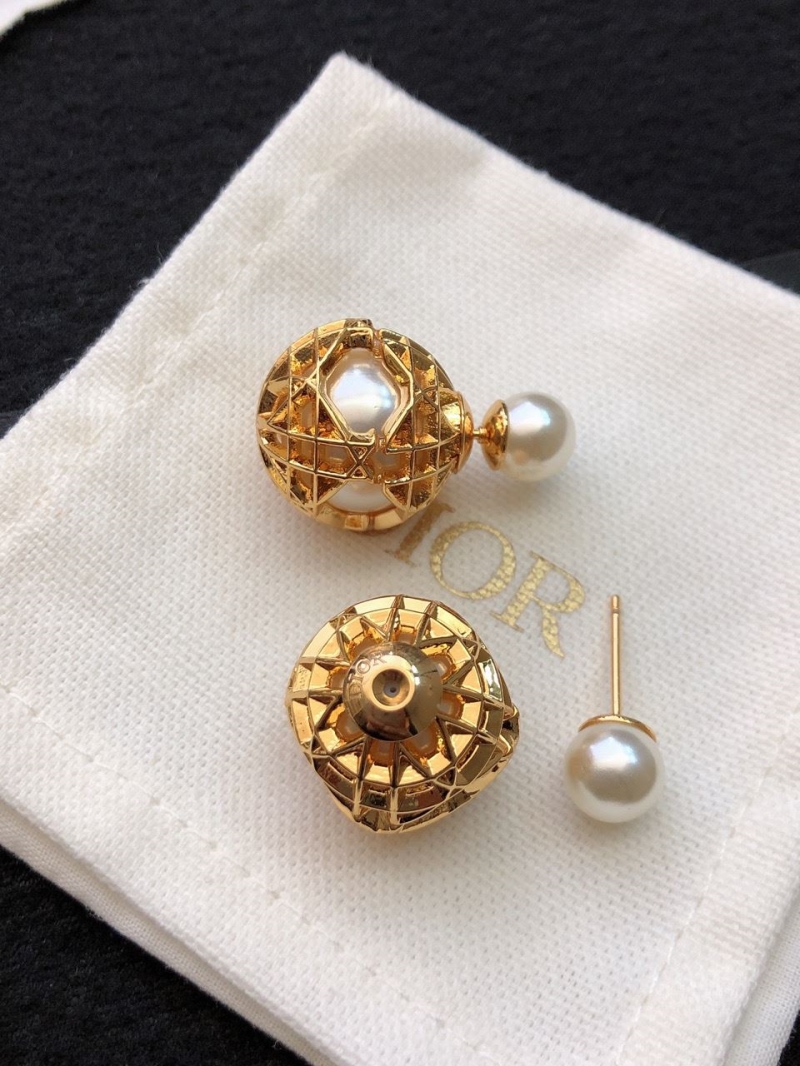 chr1st1an D10r earrings